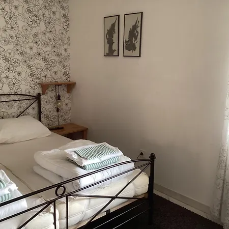 Charming With Private Pool Semesterbostad